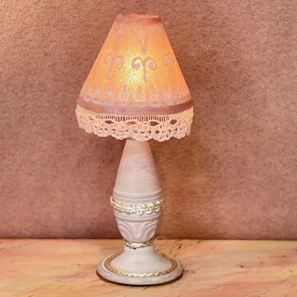 Miniature bordlampe m. rosa stofskærm