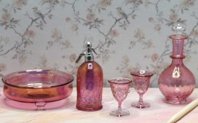 Rosa miniature glaskunst – Tranebærglas / Cranberry glass / Guld Rubinglas