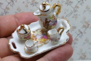Reutter Porcelæn Miniature rococo kaffestel på bakke