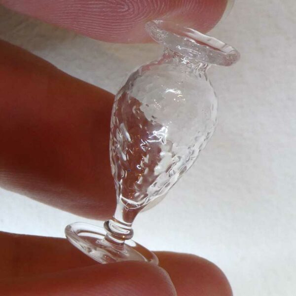 Miniature krystalvase til dukkehus