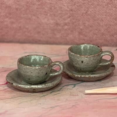 Keramik kopper i grå