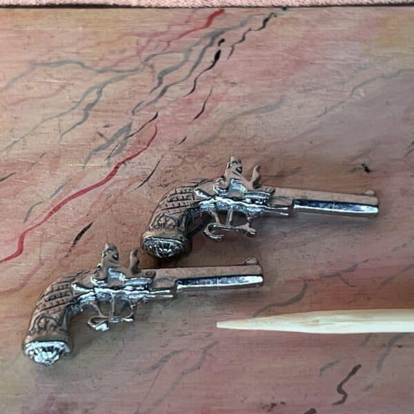 Miniature duel pistol sæt i blankt metal