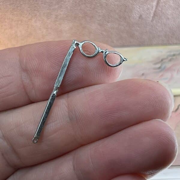 Miniature lorgnet briller i metal 1:12