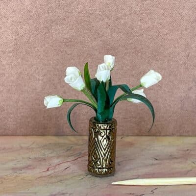 Dukkehus Tulipan buket i messing vase