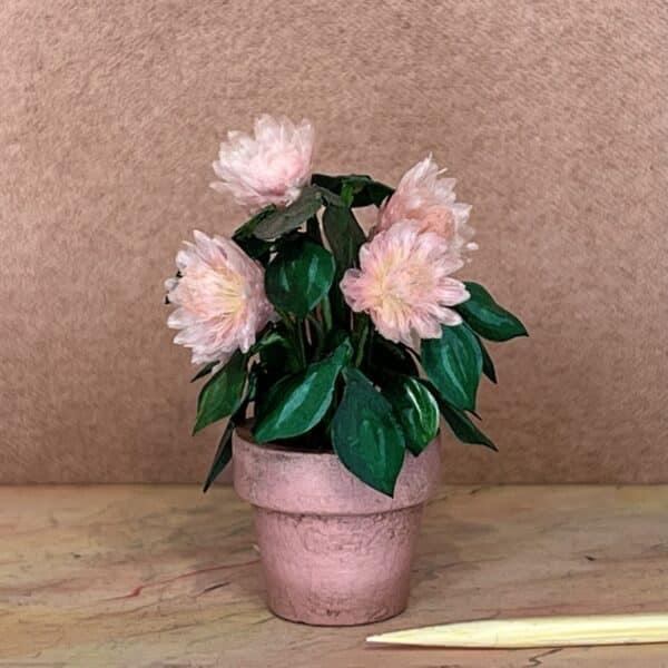 Romantisk potteplante i lyserøde / rosa farver til dukkehuset