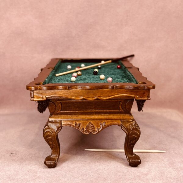 Dukkehus billiard bord i miniature 1:12