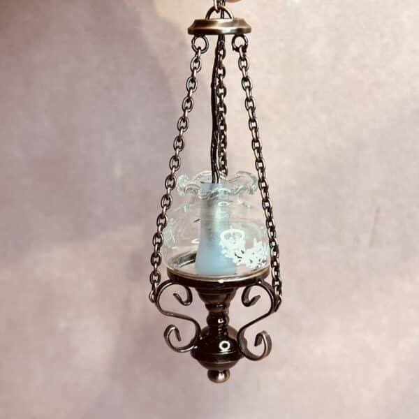 Vintage lampe i romantisk stil til dukkehuset i 1:12