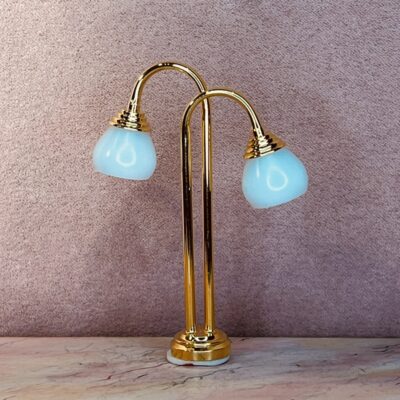 Elegant miniature bordlampe til 12V strøm