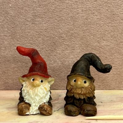 Sæt med 2 kogle nisser